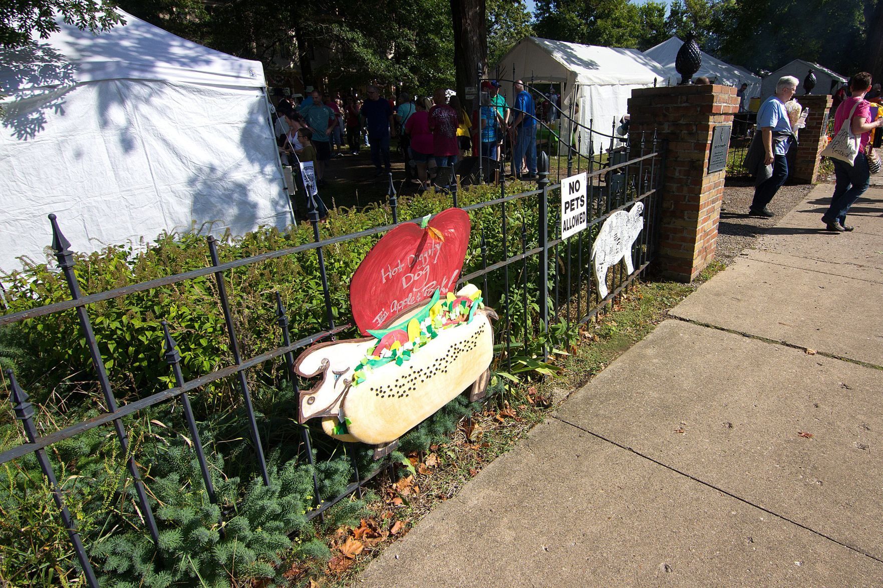 092919-blm-loc-13applepork